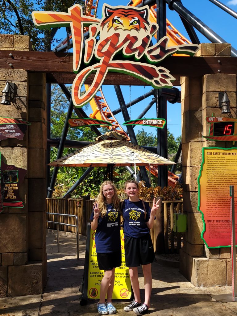 fpa students in front of tigris ride at busch gardens